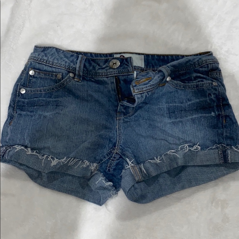 Short jean shorts!